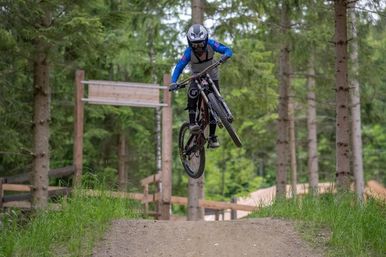 Weixl Schi&Bike Appartements-Bike In&Bike Out Neben Wexl Trails Bikepark Sankt Corona am Wechsel Eksteriør bilde